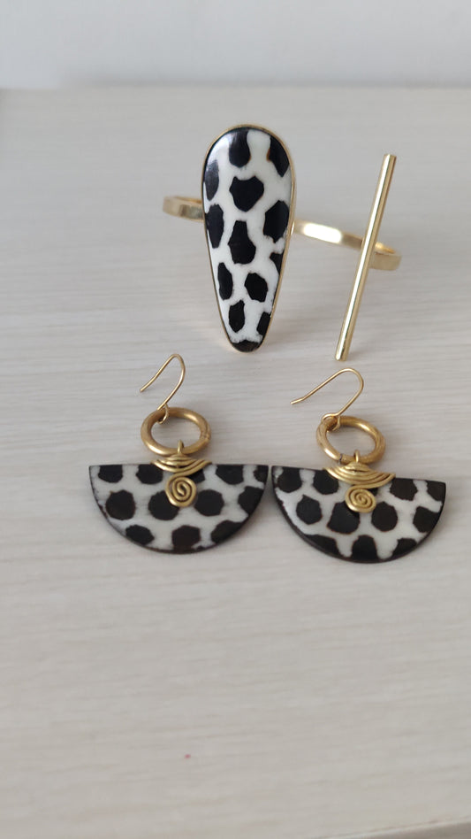 Gold Black and White Bangle and Earring Set / African brass Bracelet/ Brass Cuff bracelet/  Handcrafted