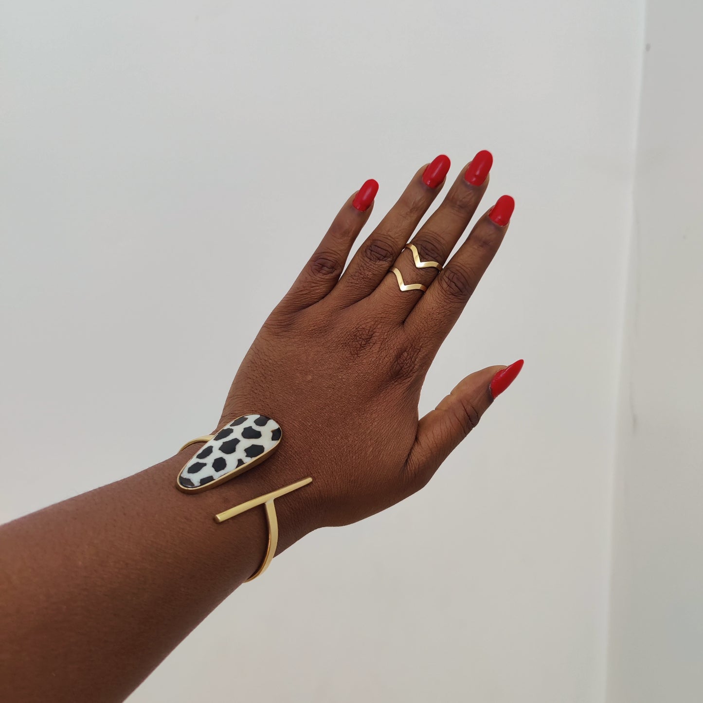 Gold Black and White Bangle and Earring Set / African brass Bracelet/ Brass Cuff bracelet/  Handcrafted