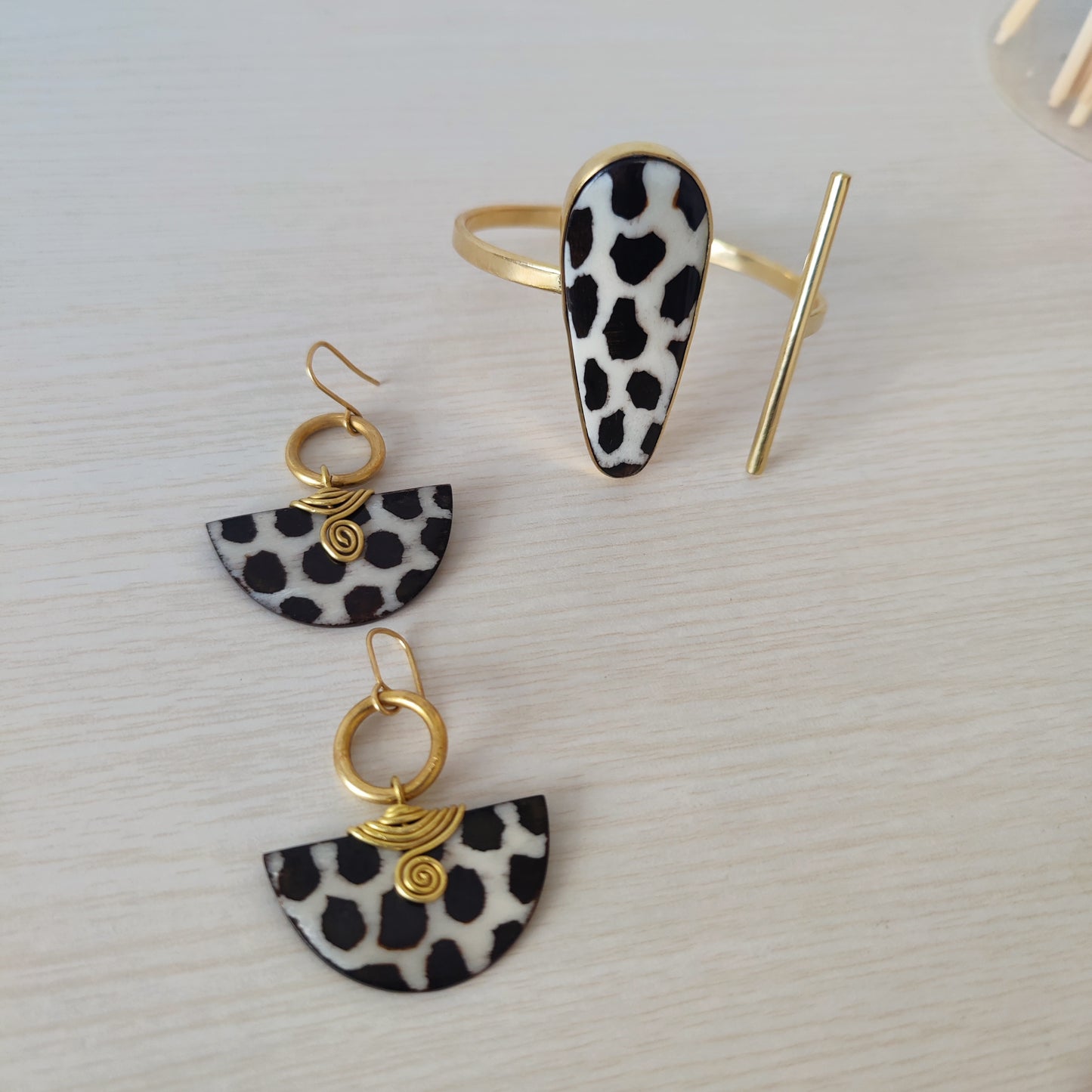 Gold Black and White Bangle and Earring Set / African brass Bracelet/ Brass Cuff bracelet/  Handcrafted