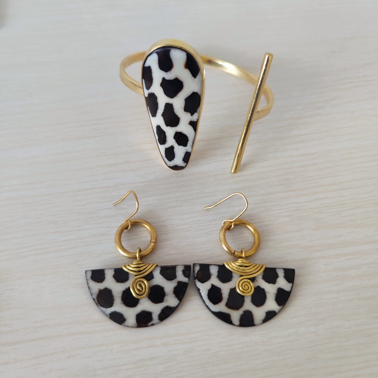 Gold Black and White Bangle and Earring Set / African brass Bracelet/ Brass Cuff bracelet/  Handcrafted
