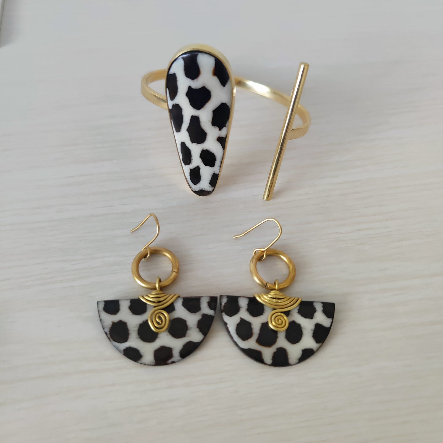 Gold Black and White Bangle and Earring Set / African brass Bracelet/ Brass Cuff bracelet/  Handcrafted